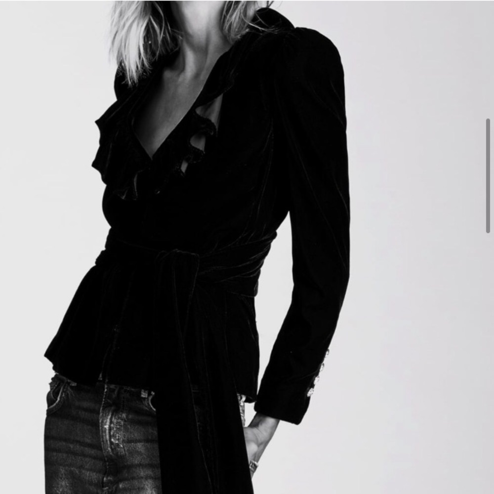 🌙ZARA black ruffled tie belt velvet blazer🌙 - Picture 4 of 10